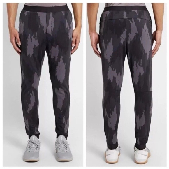 Lululemon Robert Geller Take The Moment Jogger Pants Camo Mens XL - Picture 1 of 6